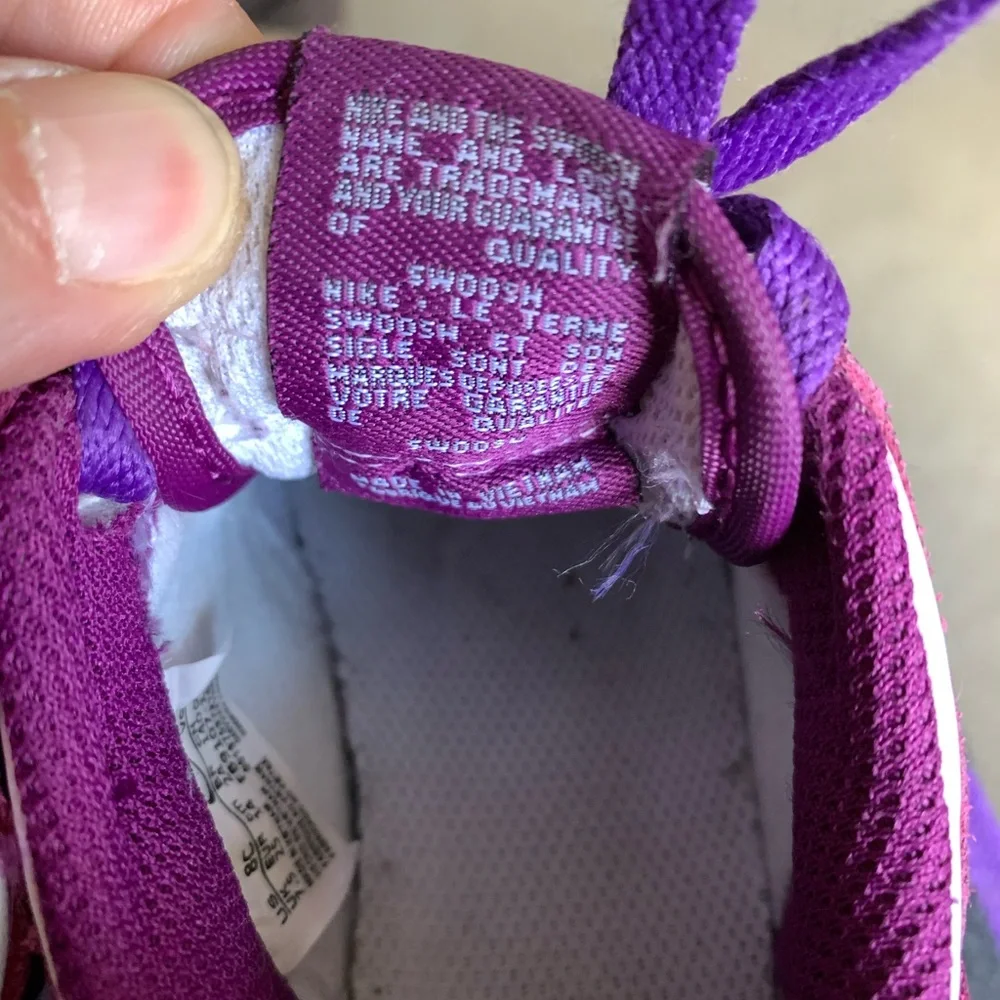 Nike Purple and White Sneakers Low-Top Design size 7.5